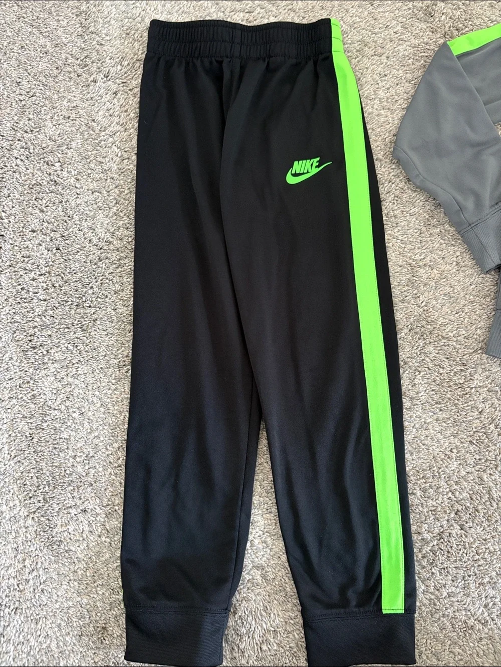 Nike Kids Gray Full-Zip Hoodie with Bright Green Logo